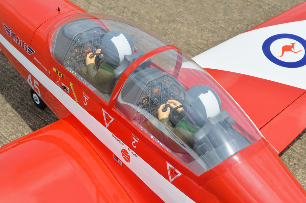 black-horse-pc-9-1840mm-rc-flugzeug-arf-20cc-gas image 2