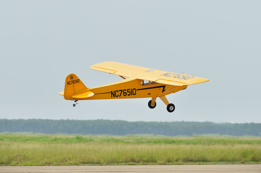 black-horse-piper-j-3-cub-bh04-rc-flugzeug-1950mm-arf image 5
