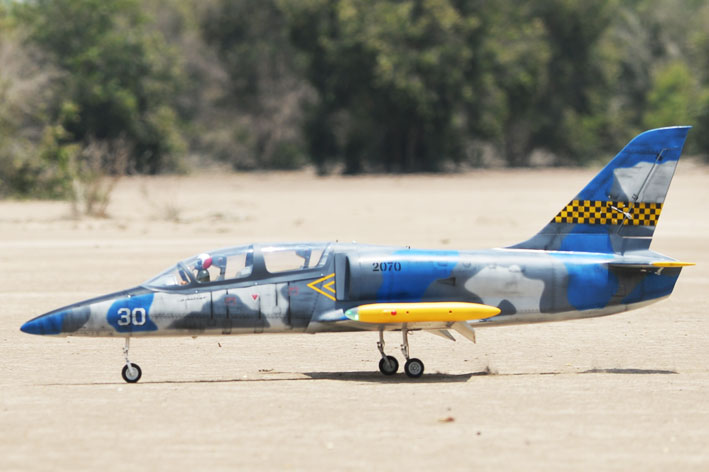black-horse-jet-bh183-l-39-albatros-rc-jet-1720mm-turbine image 4