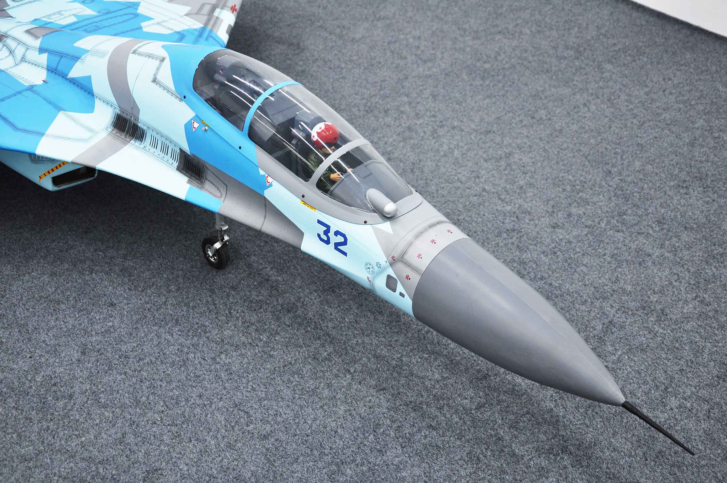 black-horse-jet-bh208-su-30-rc-turbinenjet-1725mm-120-140n image 4