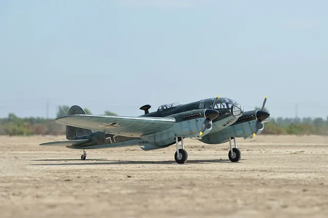 black-horse-bh184-heinkel-he-111-2500mm-arf-20cc-einziehfahrwerk image 1