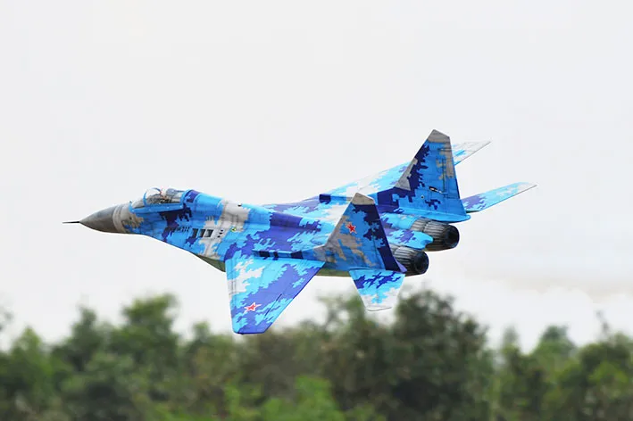 black-horse-mig-29-bh185-rc-jet-1635mm-turbine-e-fahrwerk image 1