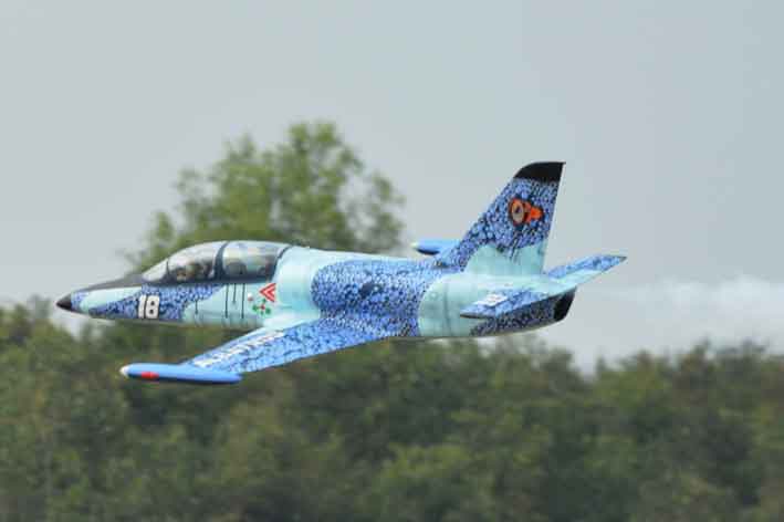 black-horse-bh190-l-39-albatros-jet-1890-mm-einziehfahrwerk image 2