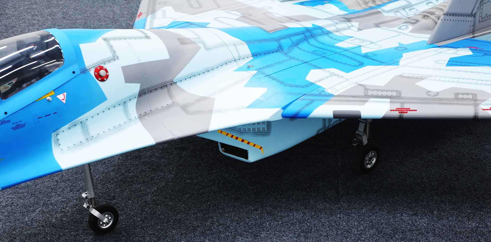 black-horse-jet-bh208-su-30-rc-turbinenjet-1725mm-120-140n image 8