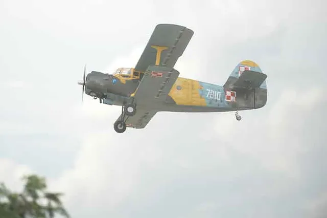 black-horse-bh186-antonov-an-2-rc-flugzeug-arf-2425-mm image 1