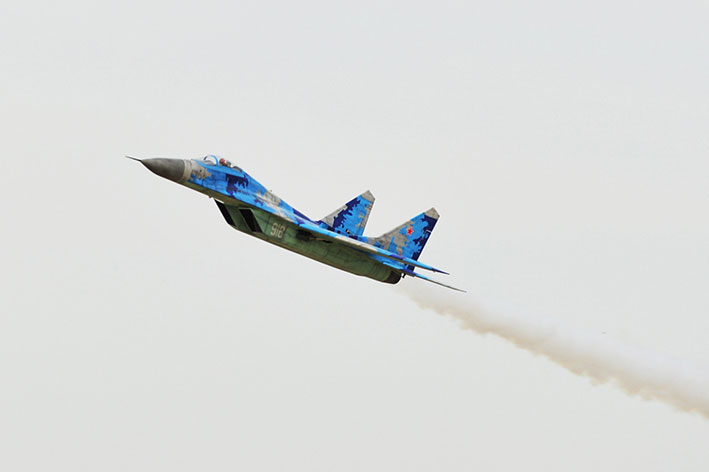 black-horse-mig-29-bh185-rc-jet-1635mm-turbine-e-fahrwerk image 4