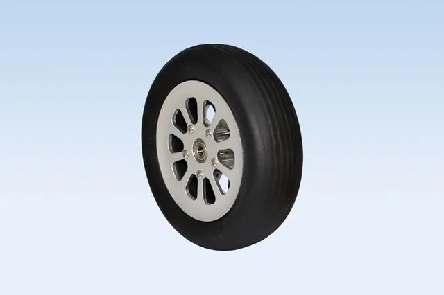 black-horse-wheel-gummirad-mit-nabe-130-mm image 1