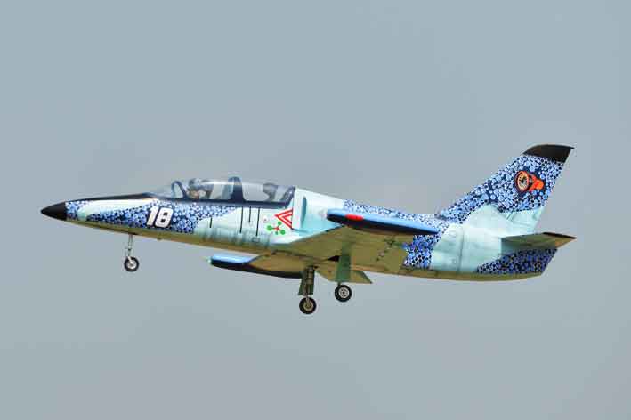 black-horse-bh190-l-39-albatros-jet-1890-mm-einziehfahrwerk image 8
