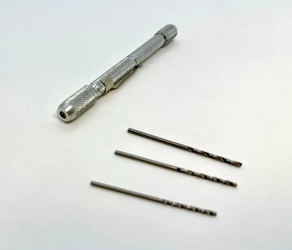 du-bro-pin-vise-handbohrer-alu-mit-3-bohrern-clip image 1