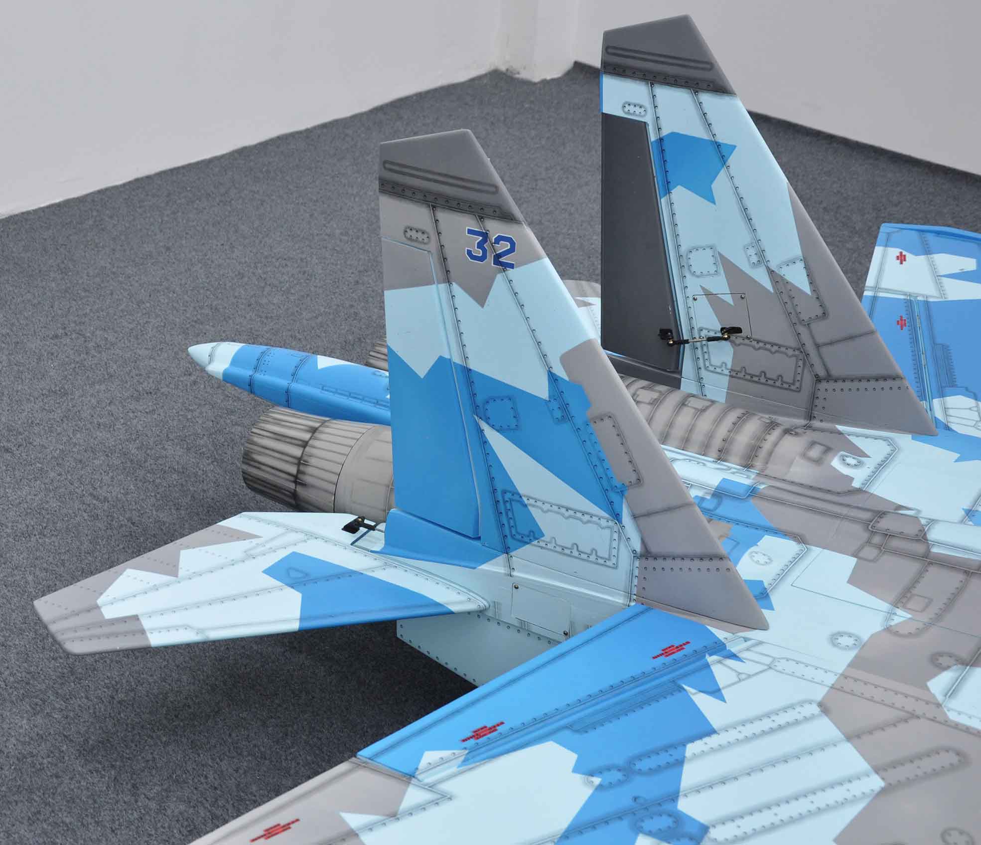 black-horse-jet-bh208-su-30-rc-turbinenjet-1725mm-120-140n image 3