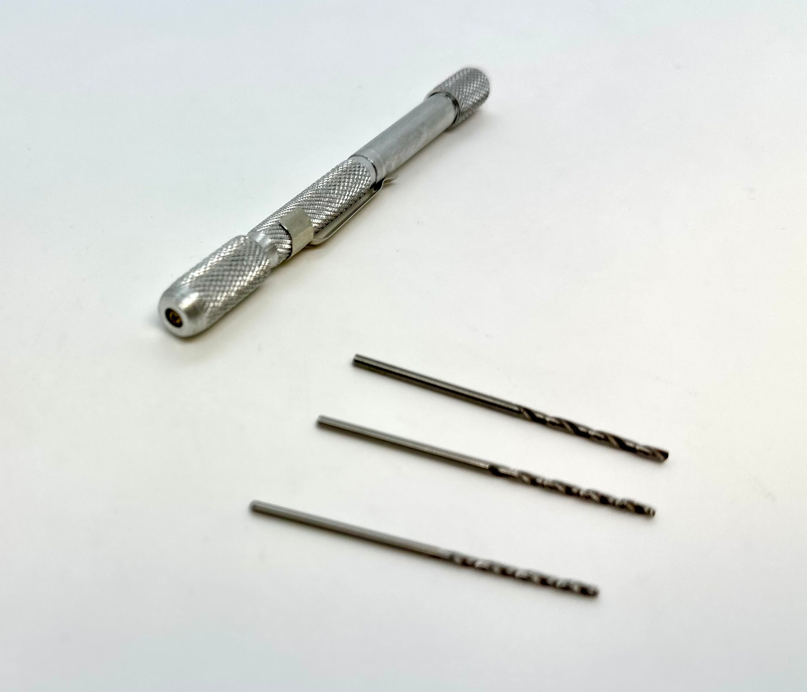 du-bro-pin-vise-handbohrer-alu-mit-3-bohrern-clip image 1