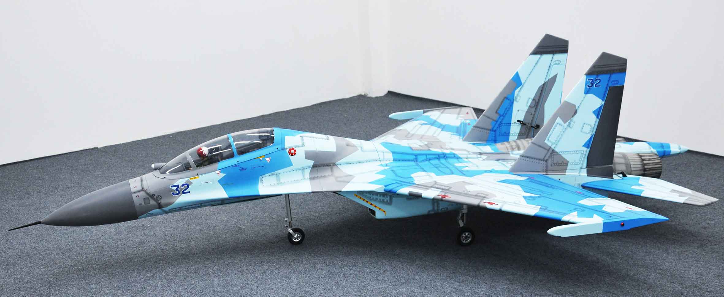 black-horse-jet-bh208-su-30-rc-turbinenjet-1725mm-120-140n image 5