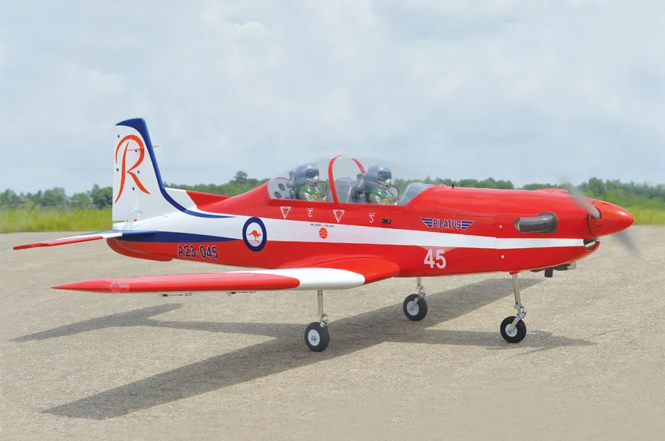 black-horse-pc-9-1840mm-rc-flugzeug-arf-20cc-gas image 1