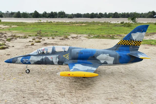 black-horse-jet-bh183-l-39-albatros-rc-jet-1720mm-turbine image 1